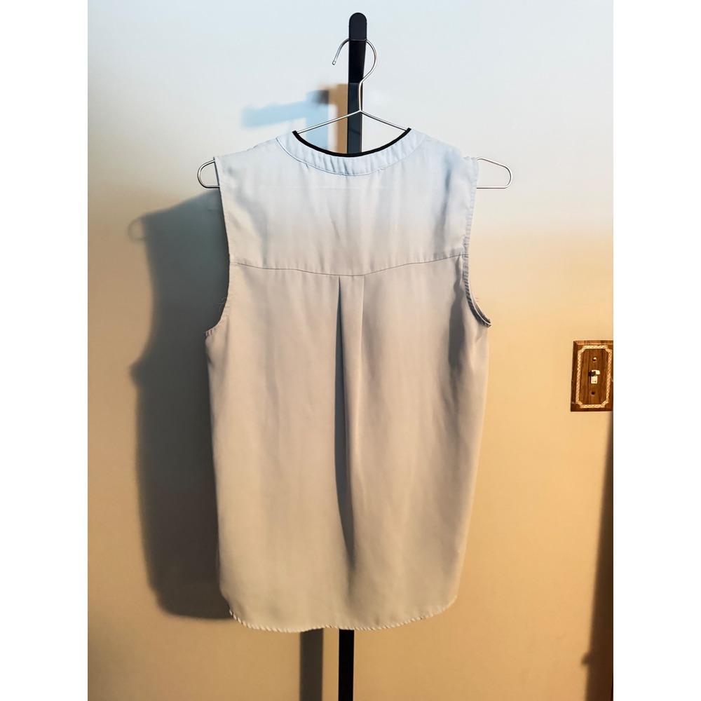 Love Tree Light Blue Sleeveless V-Neck Blouse with Black Trim Size Medium - Picture 2 of 4